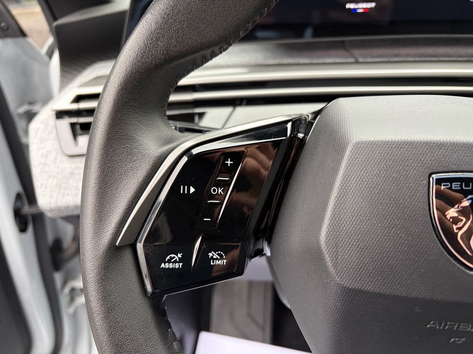 Peugeot e-3008 77 Allure 5d