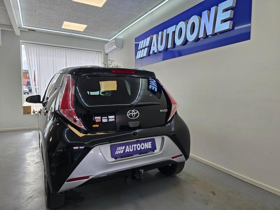 Toyota Aygo 1,0 VVT-i x-play 5d