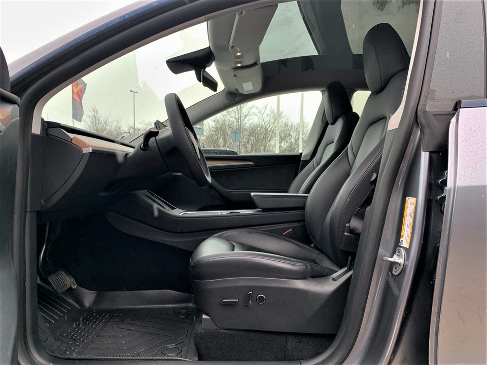 Tesla Model Y Long Range AWD 5d