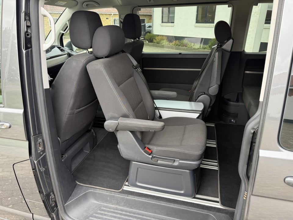 VW Multivan 2,0 TDi 150 Comfortline DSG kort
