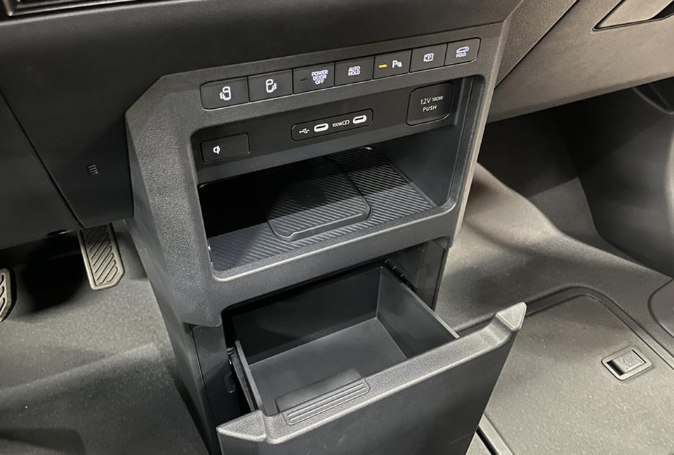 Kia PV5 71 Long Range Upgrade 5d