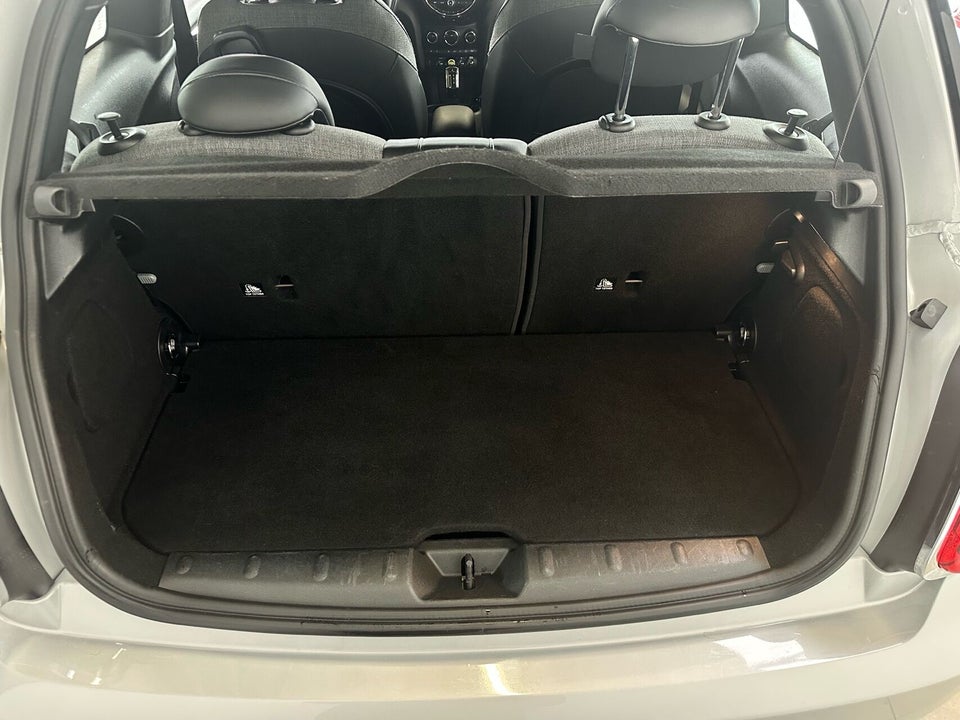 MINI Cooper SE Essential 3d