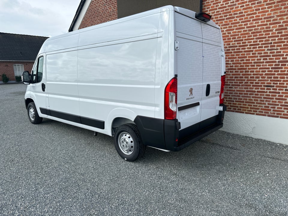 Peugeot Boxer 335 2,2 BlueHDi 140 L3H2 Premium