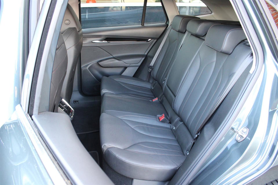 Skoda Enyaq 80 iV Suite 5d