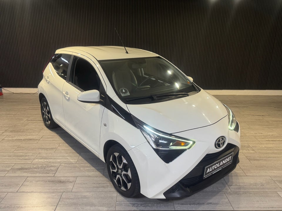 Toyota Aygo 1,0 VVT-i x-plore x-shift 5d