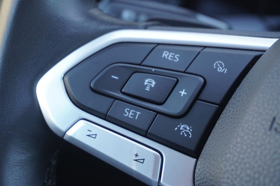 VW Golf VIII 1,4 eHybrid DSG 5d