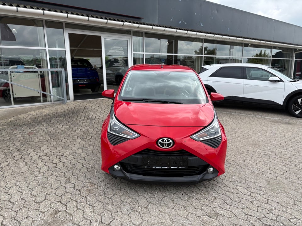 Toyota Aygo 1,0 VVT-i x-press 5d