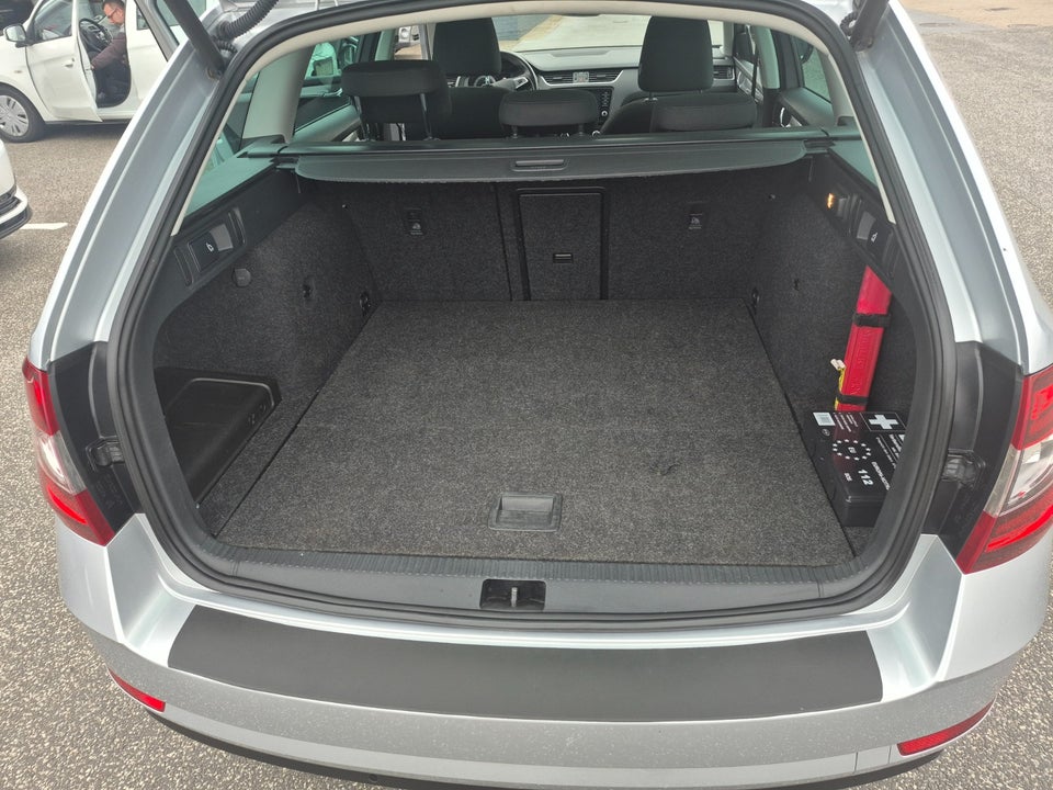 Skoda Octavia 2,0 TDi 150 Style Combi DSG 5d