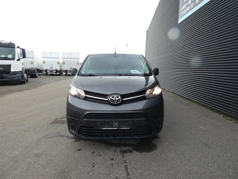 Toyota ProAce 2,0 D 120 Medium Comfort 5d