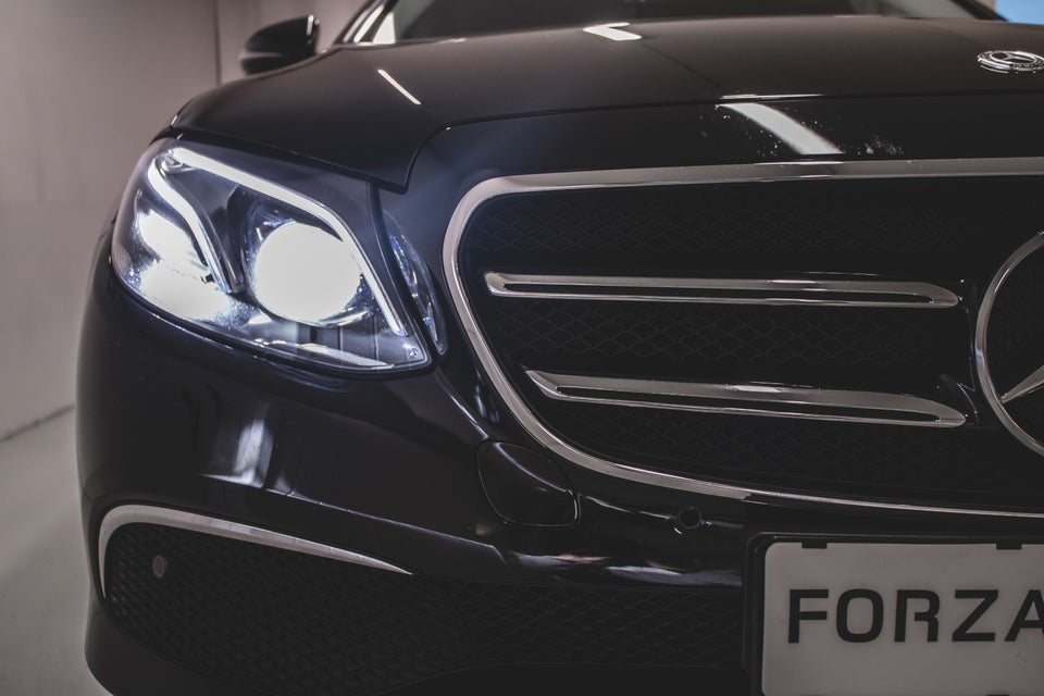 Mercedes E300 de 2,0 Advantage stc. aut. 5d