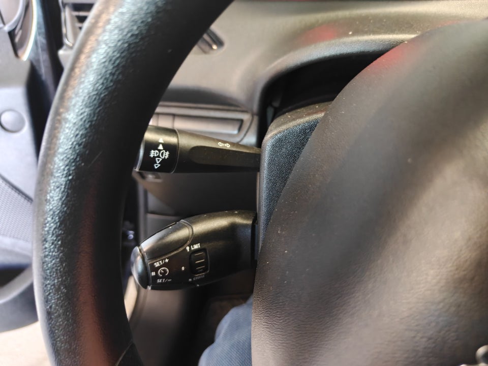 Peugeot 208 1,0 VTi Access Air 5d