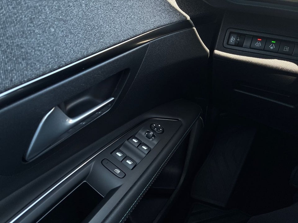 Peugeot 3008 1,6 Hybrid Allure Pack EAT8 5d