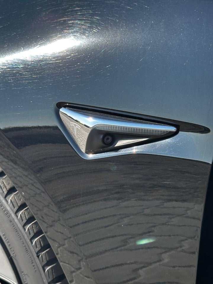 Tesla Model 3 Long Range AWD 4d