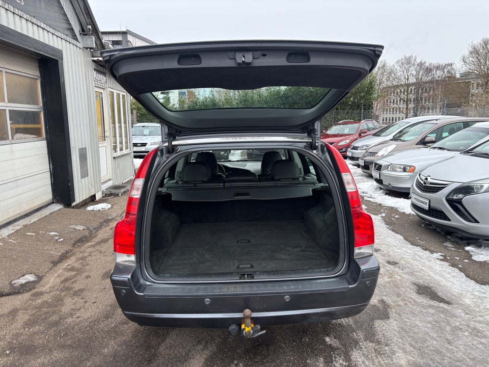 Volvo V70 2,4 140 Momentum 5d