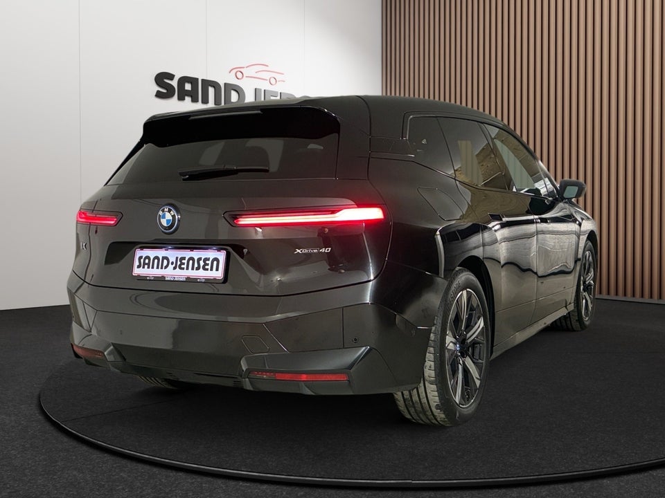 BMW iX xDrive40 Supercharged 5d