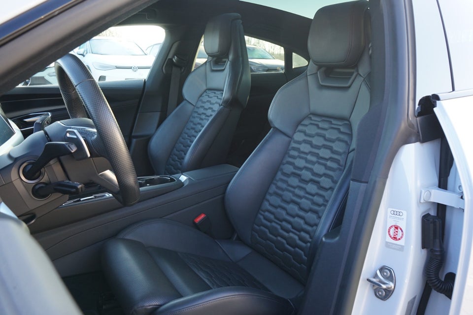 Audi e-tron GT quattro 4d