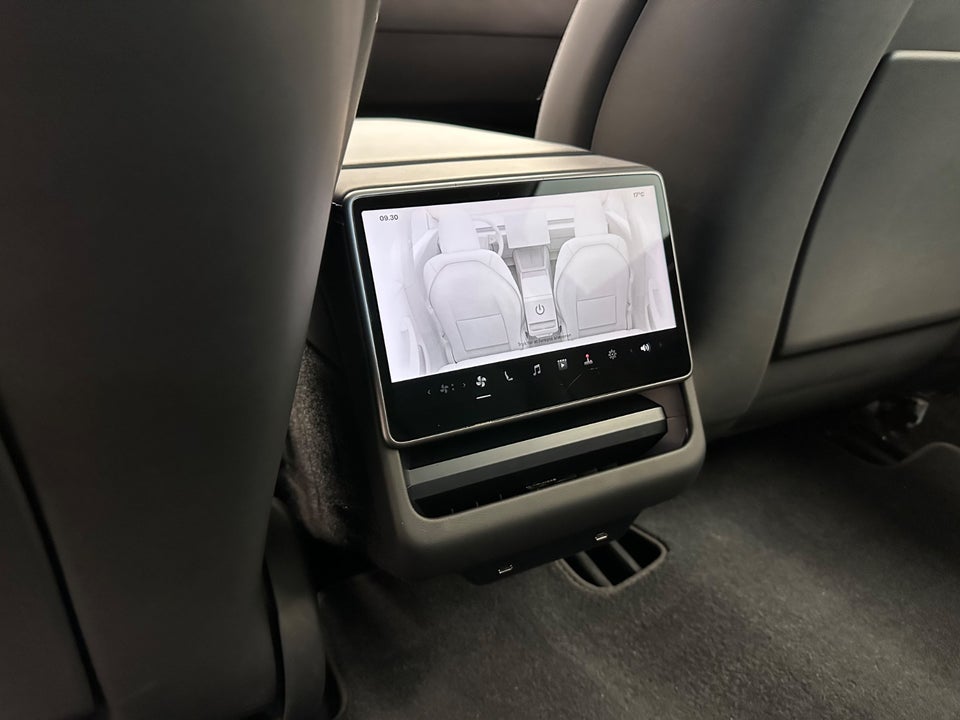 Tesla Model 3 RWD 4d