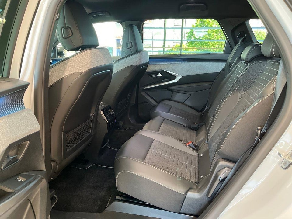 Peugeot e-5008 77 GT Pack 7prs 5d
