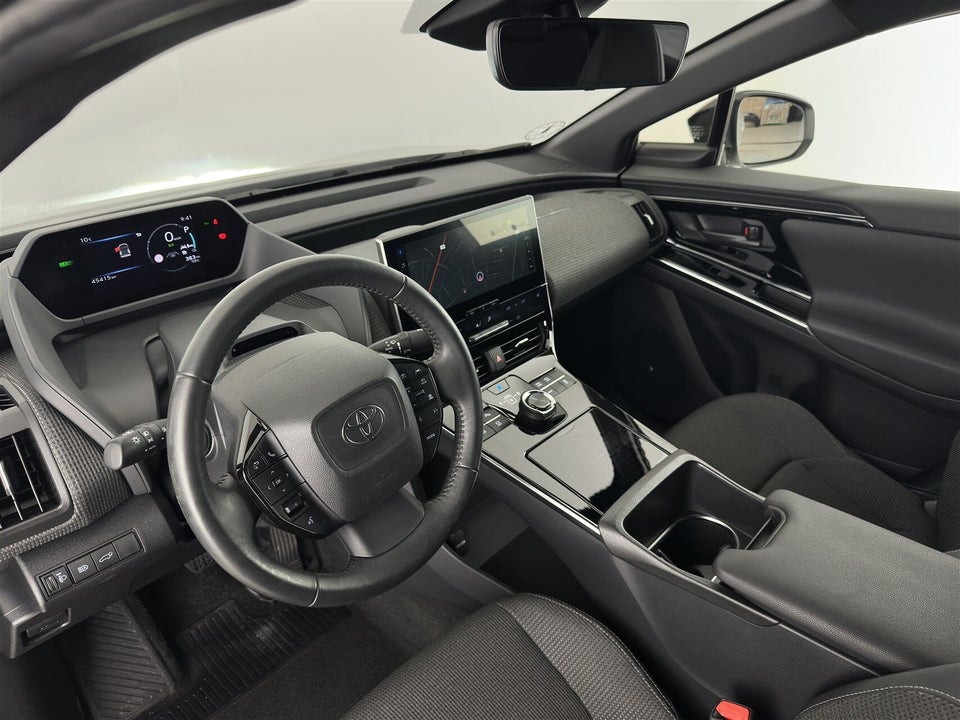 Toyota bZ4X Executive 5d