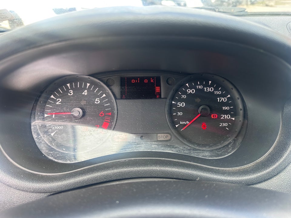 Renault Clio III 1,2 16V Authentique 5d