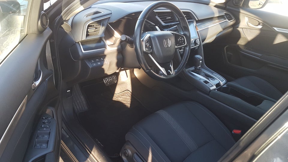 Honda Civic 1,5 VTEC Turbo Elegance CVT 4d