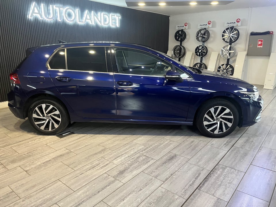 VW Golf VIII 1,4 eHybrid DSG 5d