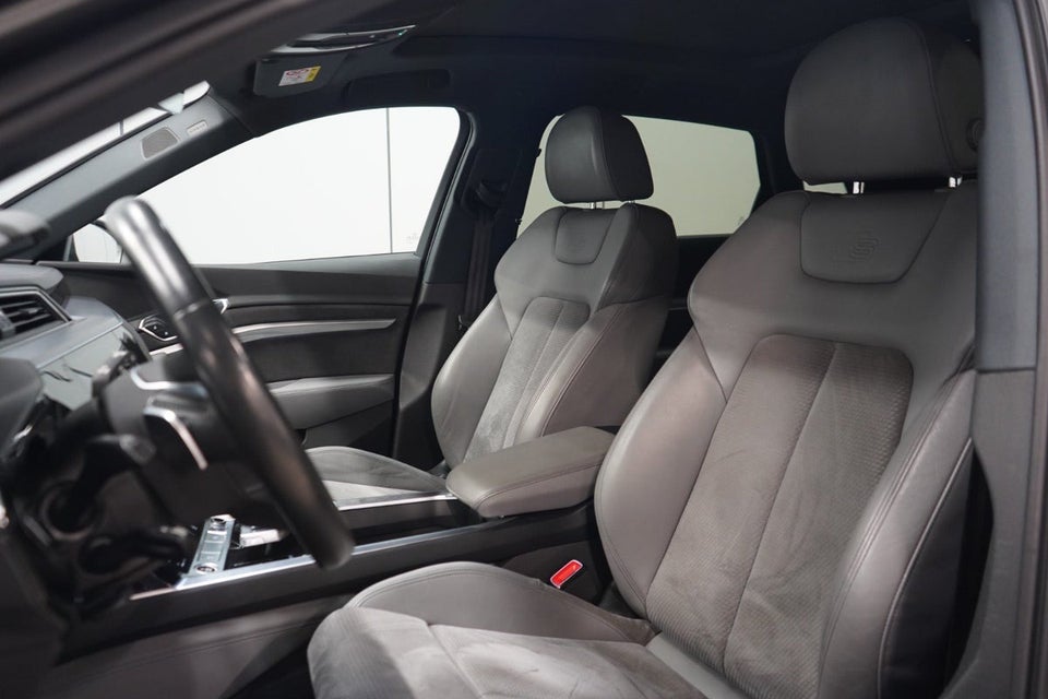 Audi e-tron 55 S-line quattro 5d