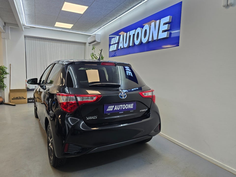 Toyota Yaris 1,5 Hybrid H3 Smart e-CVT 5d