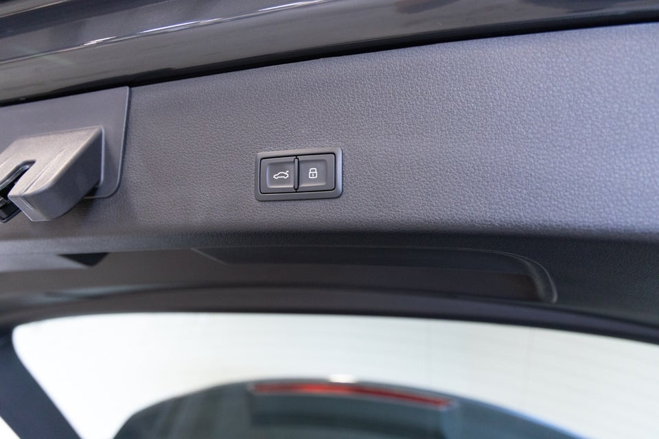 Audi e-tron 55 S-line quattro 5d