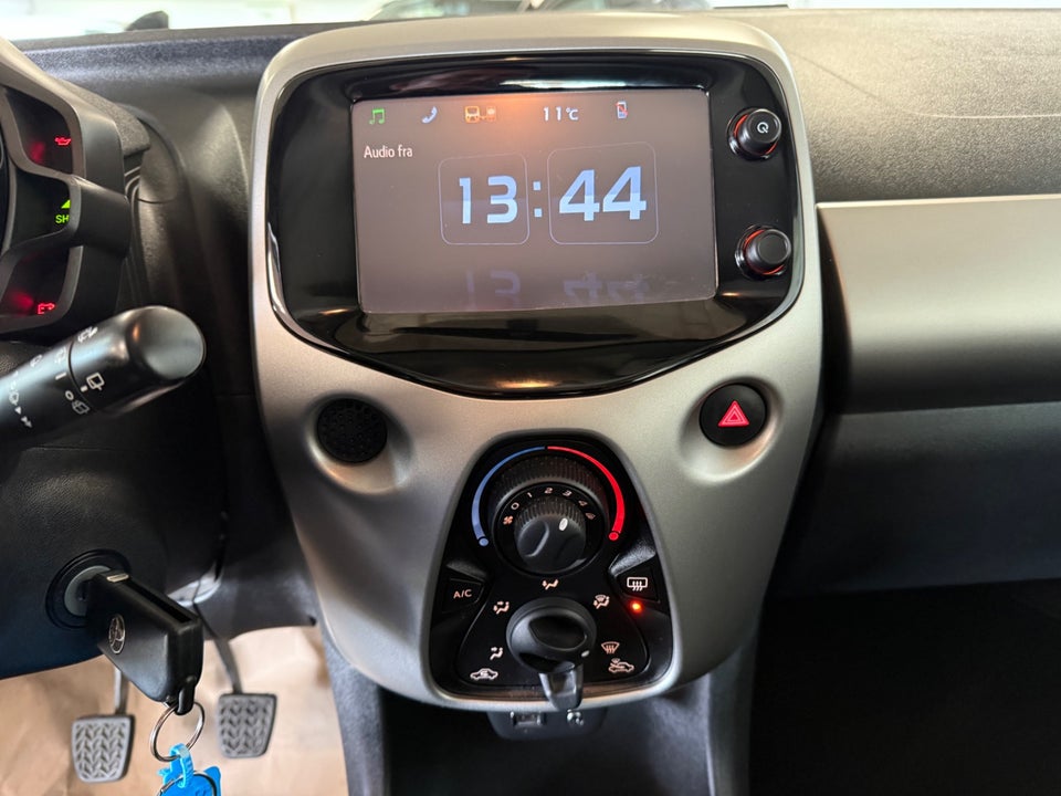 Toyota Aygo 1,0 VVT-i x-play 5d