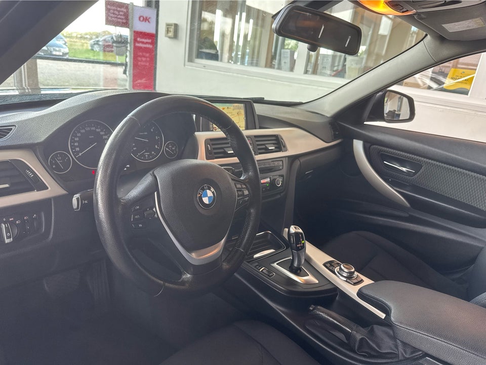 BMW 320d 2,0 Touring aut. 5d