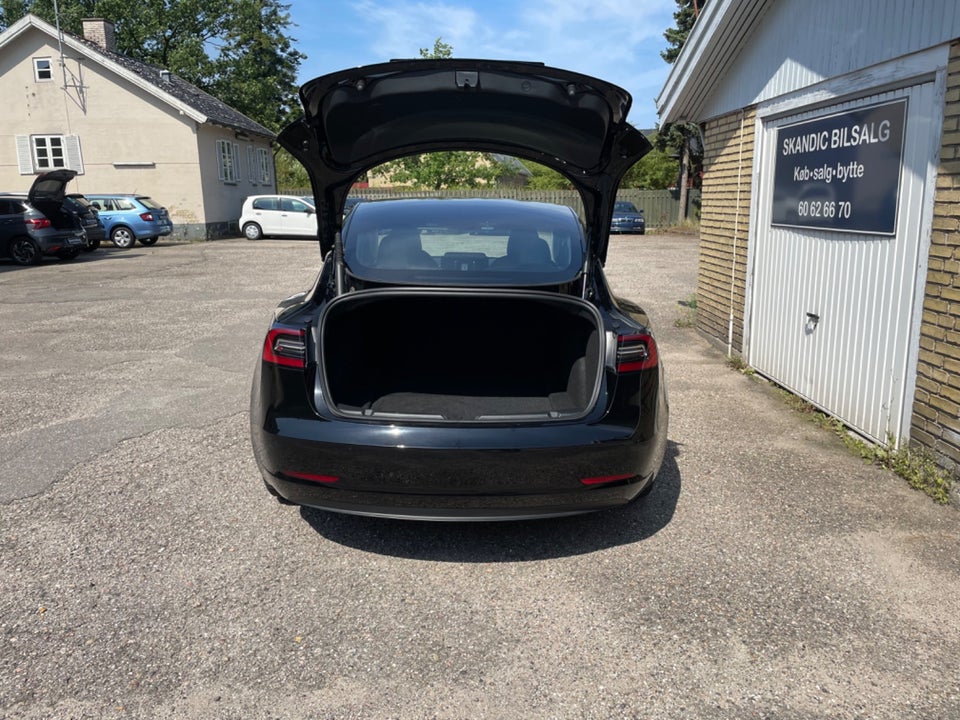 Tesla Model 3 Long Range AWD 4d