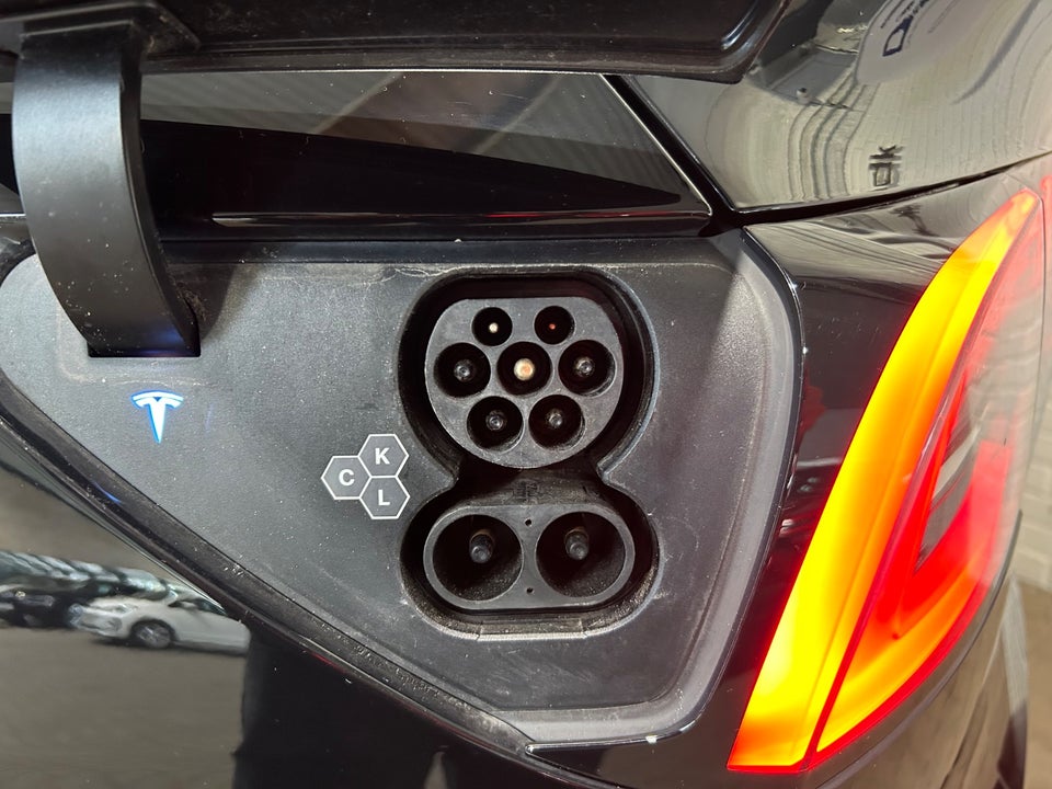 Tesla Model Y RWD 5d