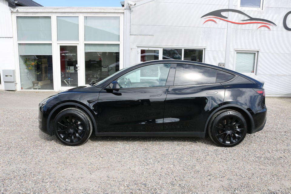 Tesla Model Y Long Range AWD 5d