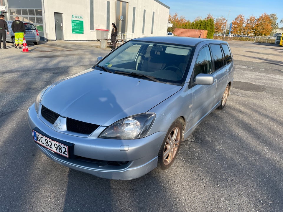 Mitsubishi Lancer 2,0 Intense 4d