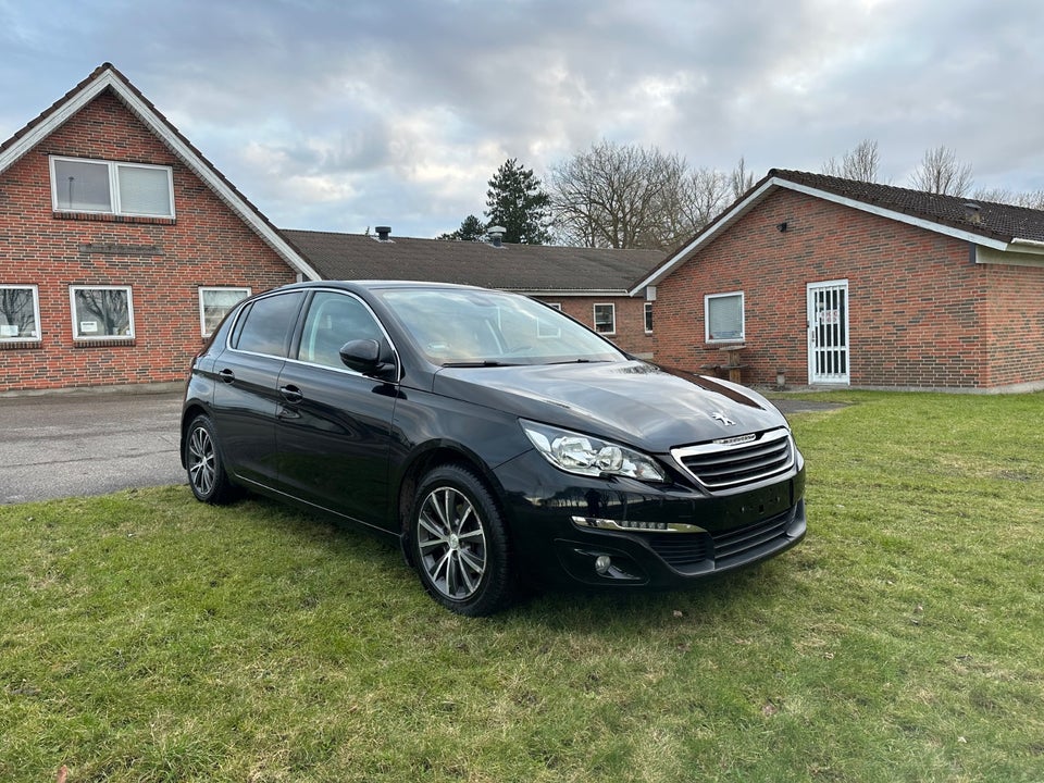 Peugeot 308 1,2 e-THP 130 Style 5d