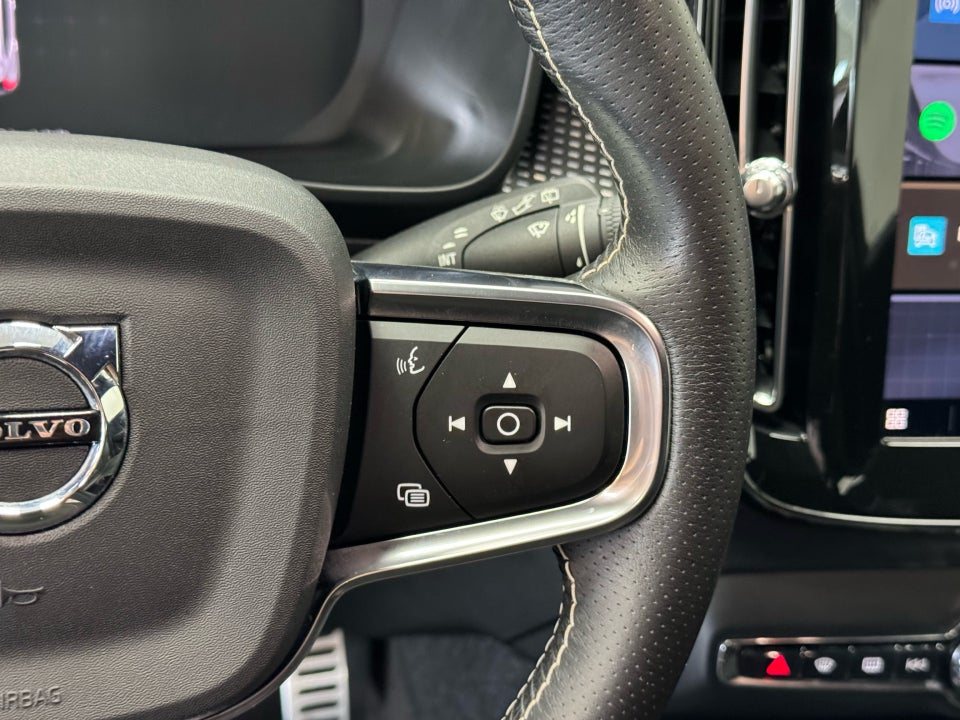 Volvo XC40 P8 ReCharge Twin R-Design 5d