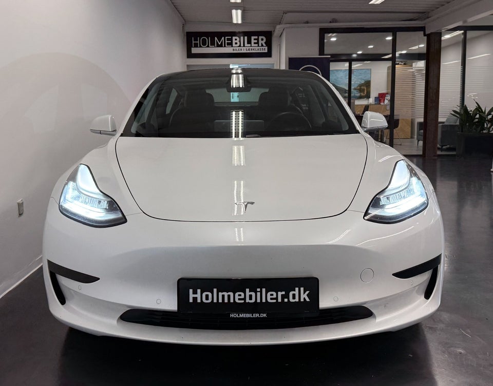 Tesla Model 3 Standard Range+ RWD 4d