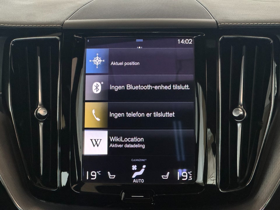 Volvo XC60 2,0 T8 ReCharge R-Design aut. AWD 5d