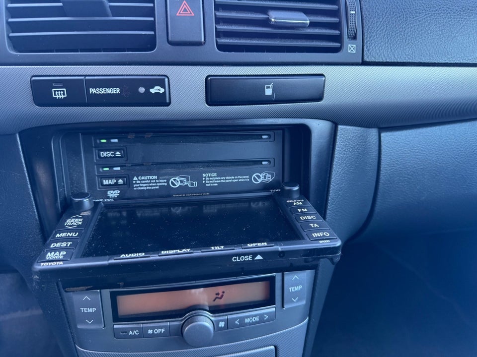 Toyota Avensis 2,0 Sol stc. 5d