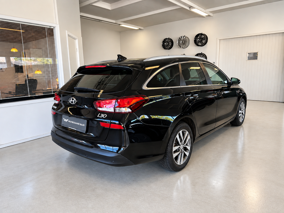 Hyundai i30 1,4 T-GDi Premium stc. DCT 5d