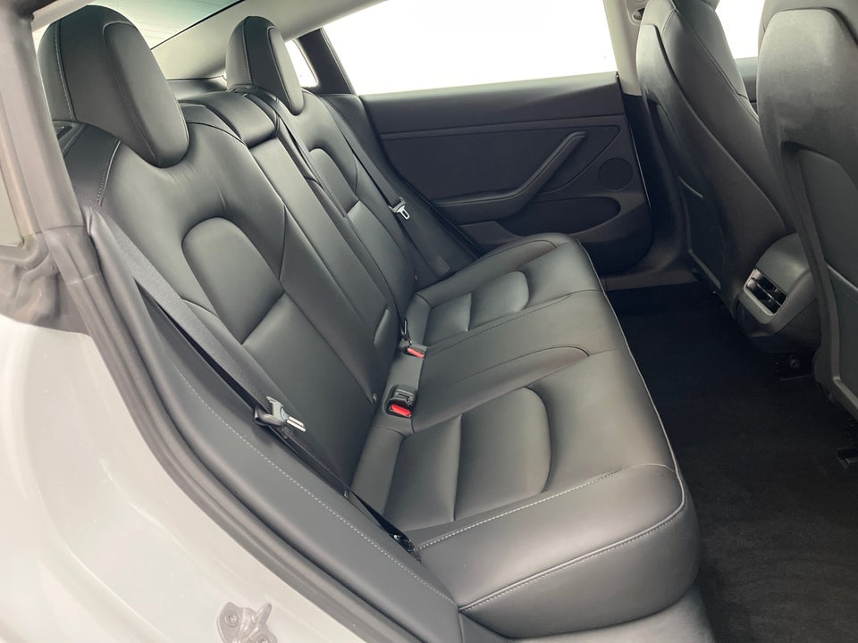 Tesla Model 3 RWD 4d