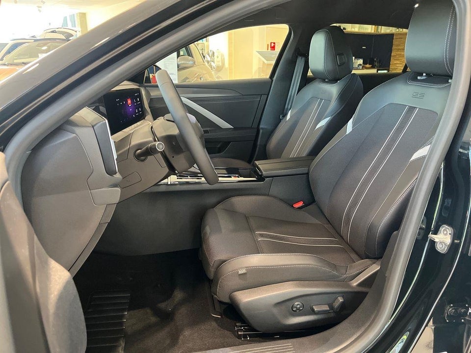 Opel Astra-e 54 GS 5d