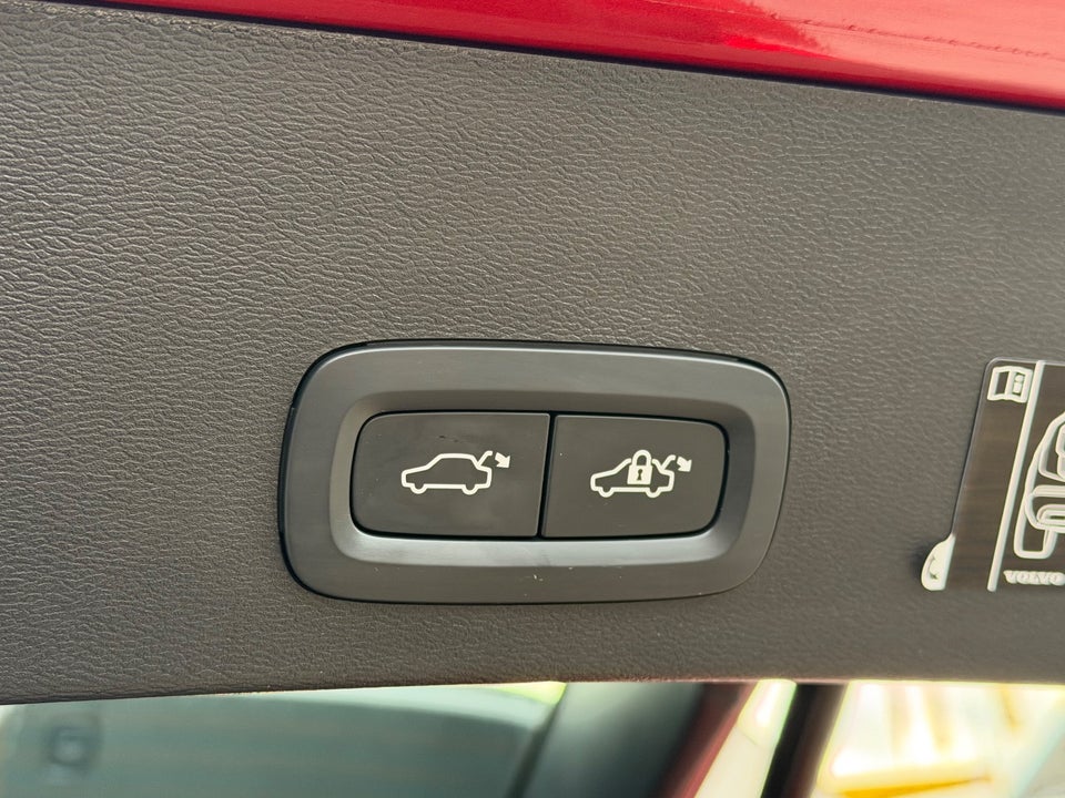 Volvo XC40 P8 ReCharge Twin Pro 5d