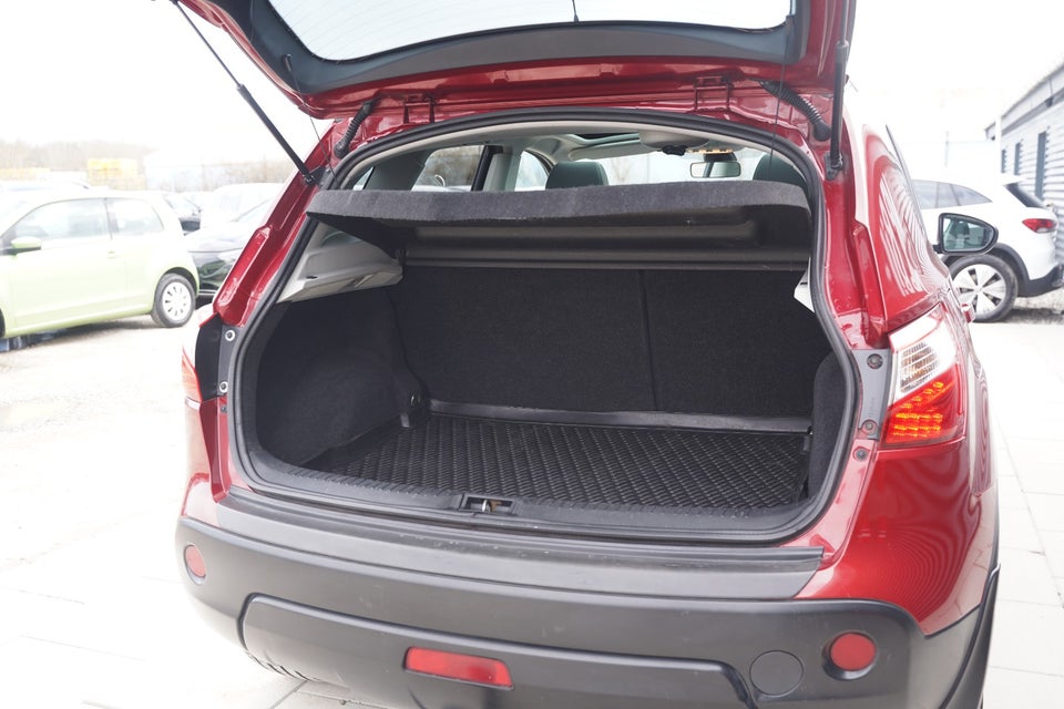 Nissan Qashqai 1,6 Tekna 5d