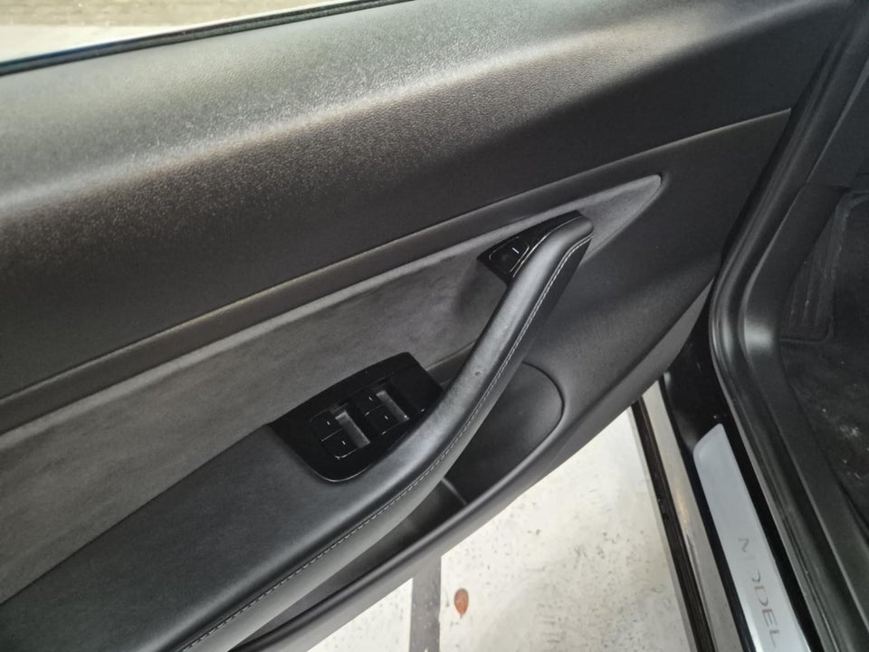 Tesla Model 3 Long Range AWD 4d