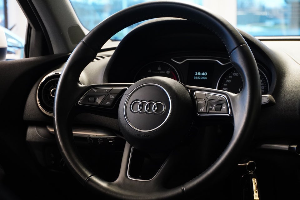 Audi A3 35 TFSi Sport Limited S-tr. 4d