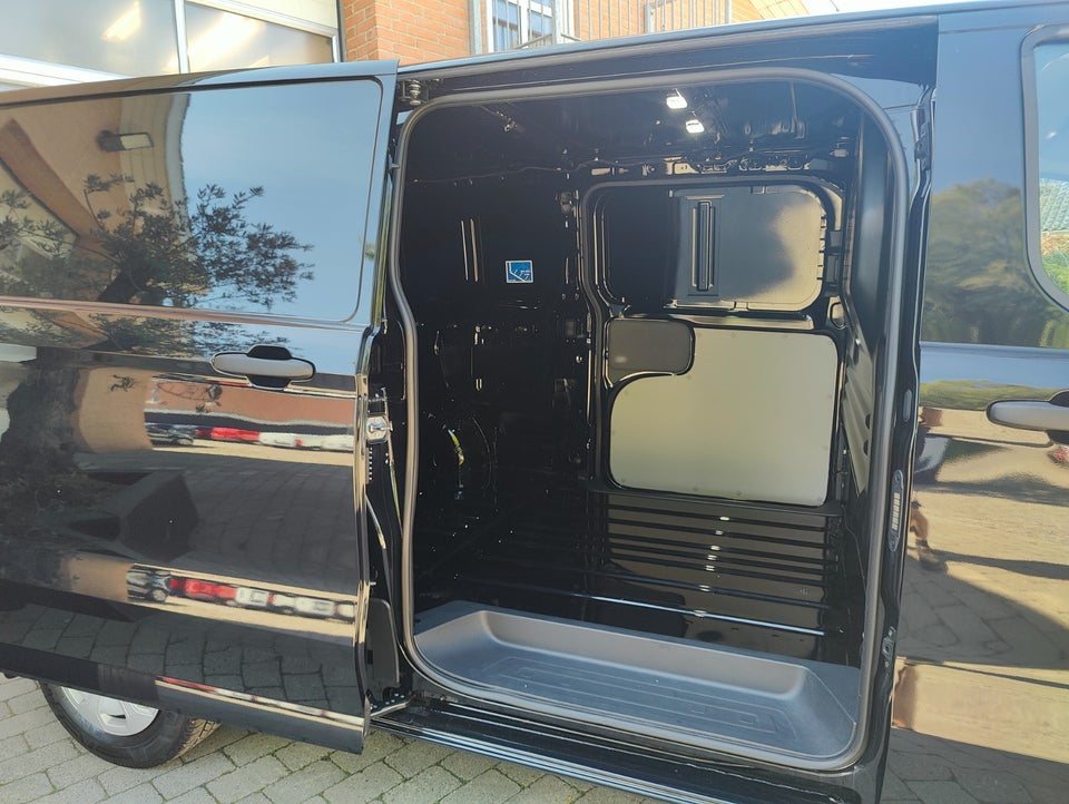 Ford Transit Custom 300L 2,0 EcoBlue Trend