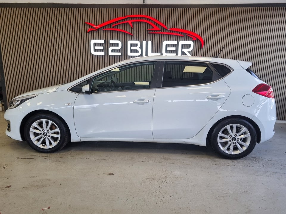 Kia Ceed 1,6 CRDi 136 Attraction 5d