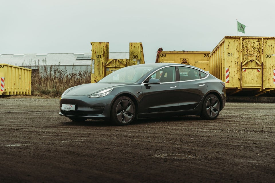 Tesla Model 3 Long Range AWD 4d